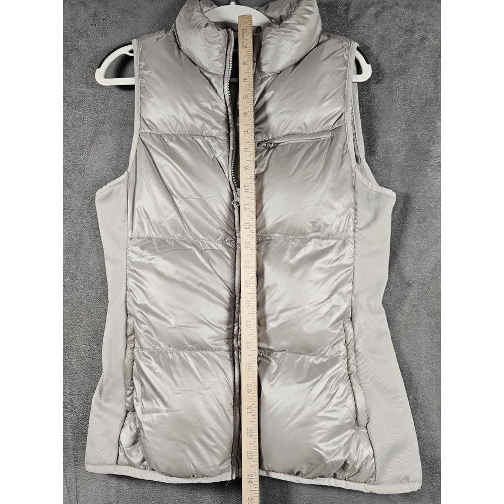 Fabletics Women's Quilted Puffer Vest Silver‎ Full Zip Stretch Panels Medium - Picture 6 of 8